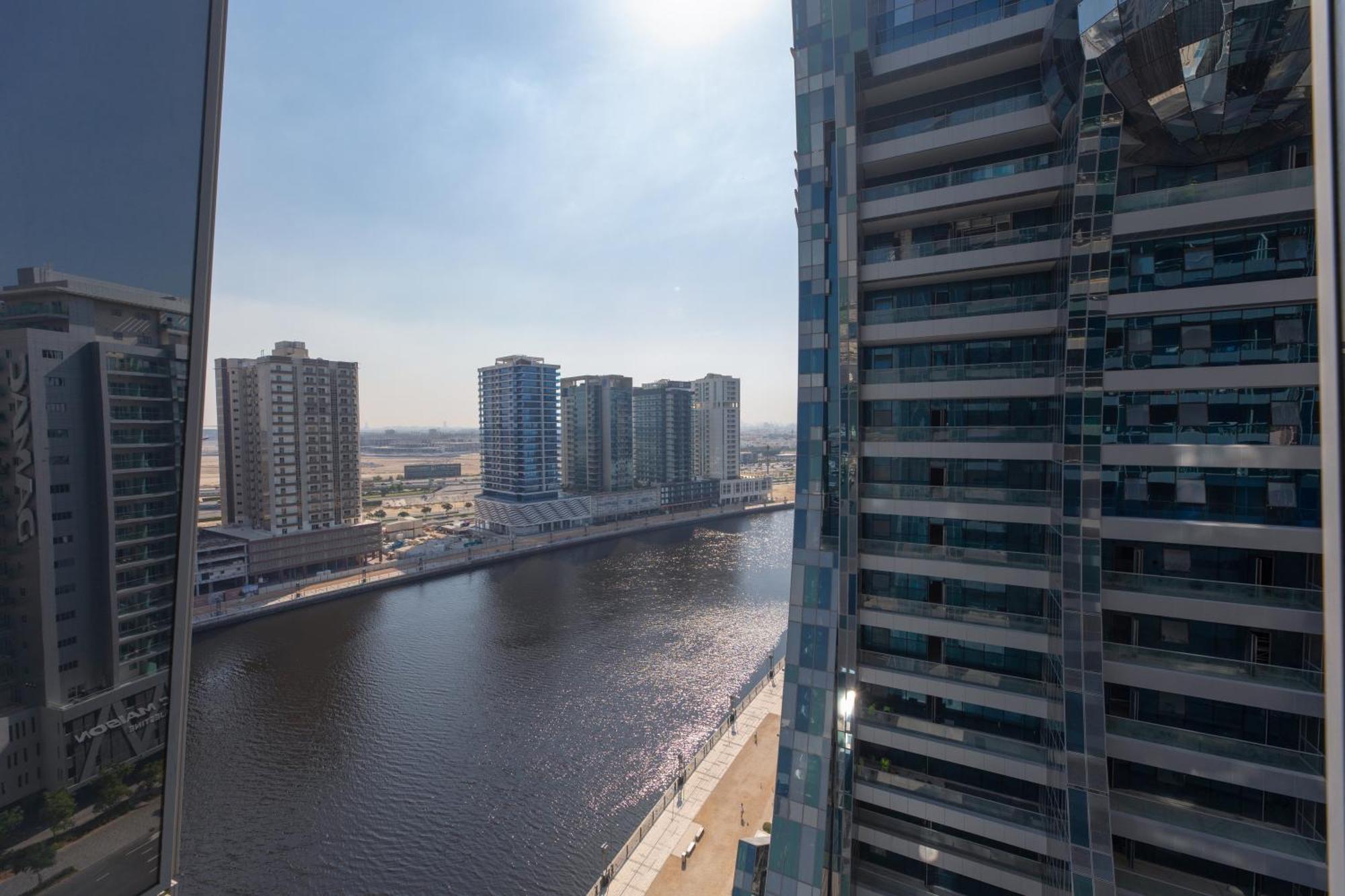 Simply Comfort In J One Tower Apartment *
